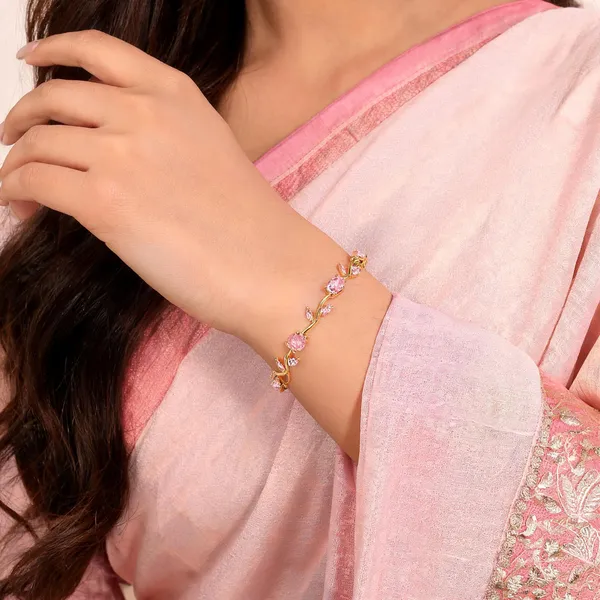 Gold_Alloy_Bracelet_For_Women