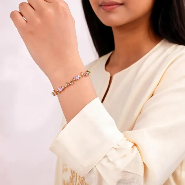 Gold_Alloy_Bracelet_For_Women
