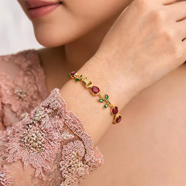 Gold_Alloy_Bracelet_For_Women
