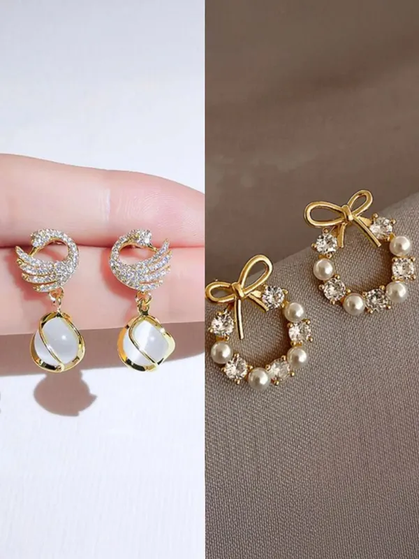 White_And_Gold_Alloy_Stud_Earring_For_Women_Pack_Of_2