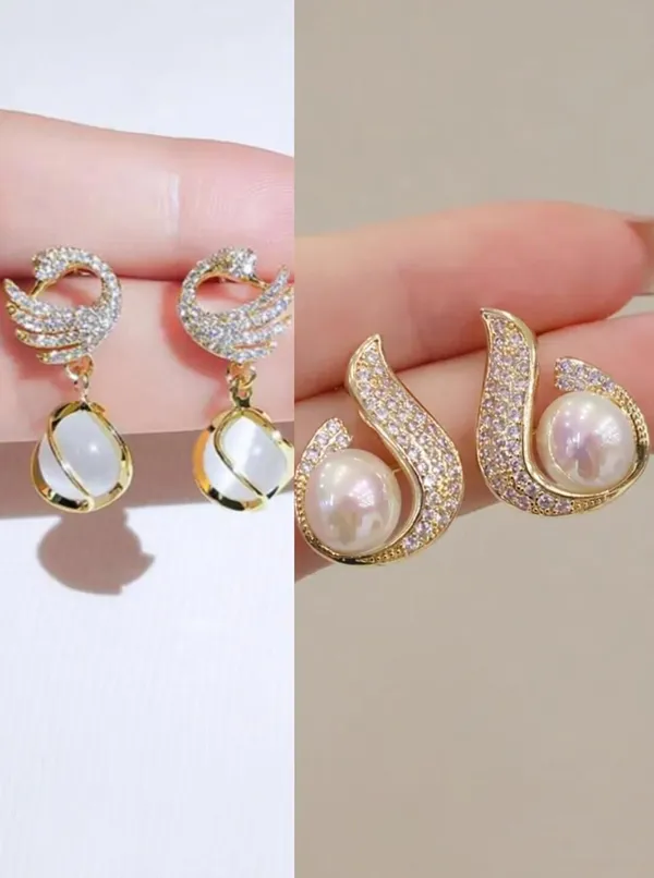 White_And_Gold_Alloy_Stud_Earring_For_Women