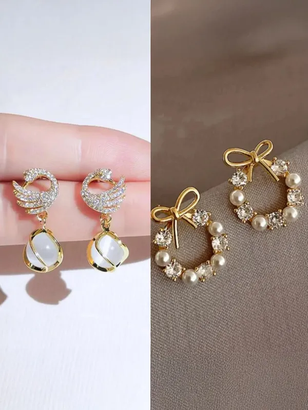 White_And_Gold_Alloy_Stud_Earring_For_Women_Pack_Of_2