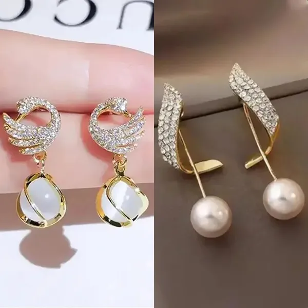 Silver_And_White_Alloy_Stud_Earring_For_Women