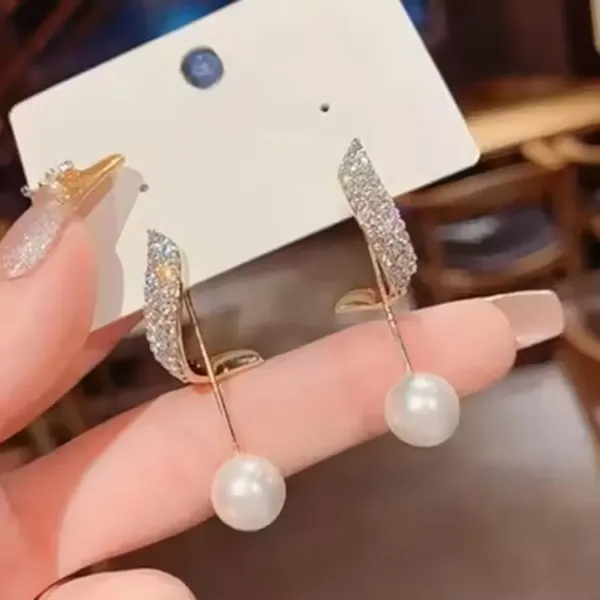 Silver_And_White_Alloy_Stud_Earring_For_Women