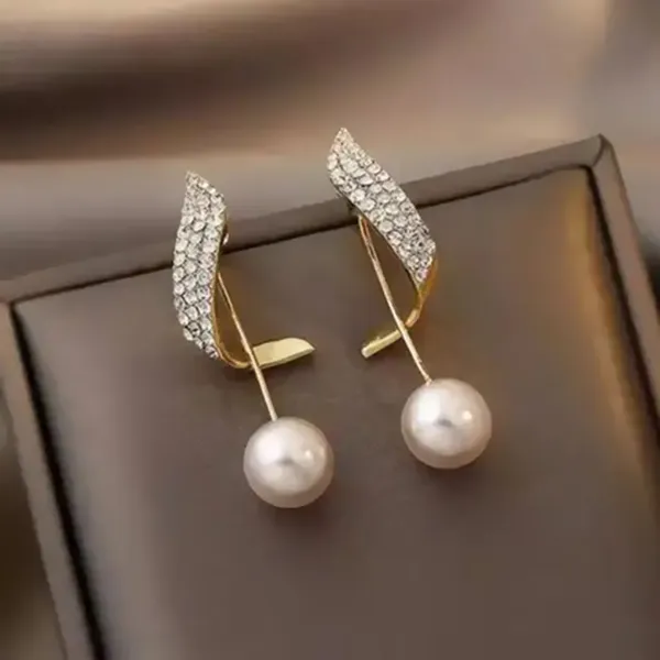Gold_Alloy_Stud_Earring_For_Women