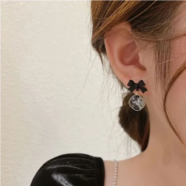 Gold_And_Black_Brass_Stud_Earring_For_Women