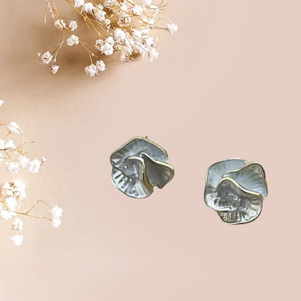 Multicolor_Brass_Stud_Earring_For_Women