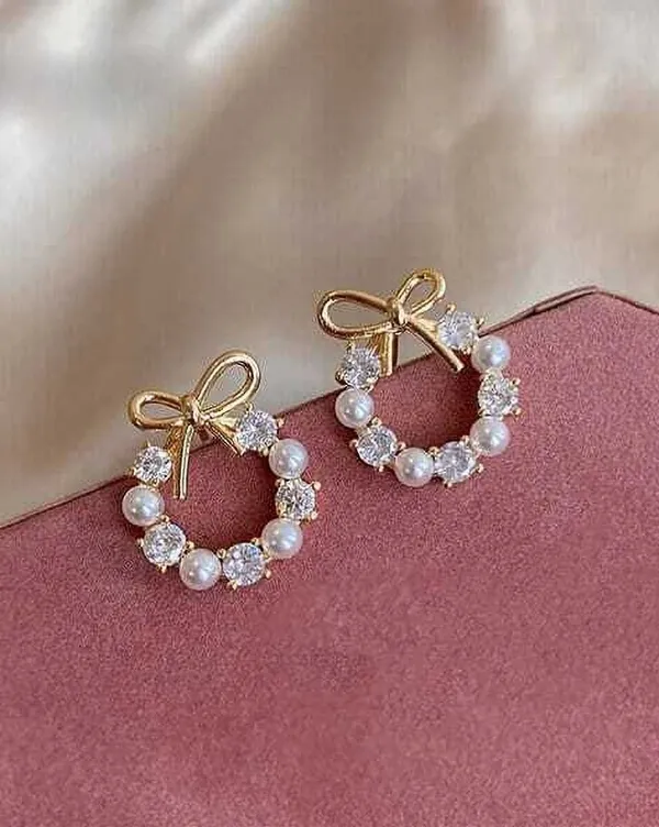 Gold_And_White_Alloy_Jewellery_Set_For_Women_Pack_Of_2