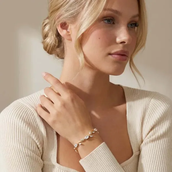 White_Alloy_Bracelet_For_Women