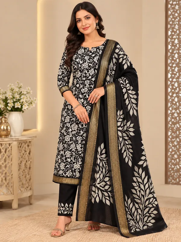 Black_Maheshwari_Gadwal_Floral_Print_Unstitched_Suit_For_Women