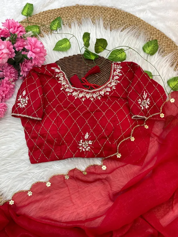 Red_Soft_Crunchy_Silk_Saree_For_Women