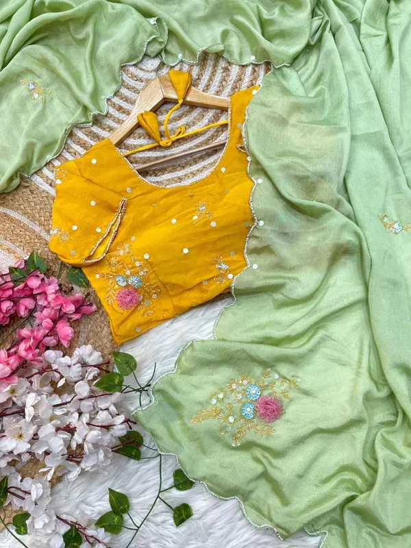 Pista_Chinnon_Saree_For_Women