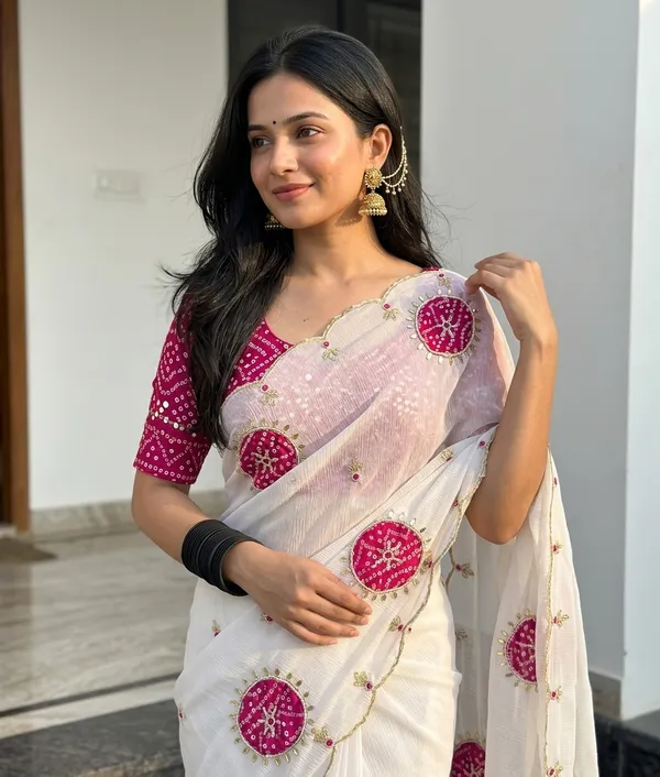 Pure_Crush_Georgette_Chiffon_Saree_with_Elegant_Handcrafted_Zardozi_Butta_Work_&_Premium_Khatli_Border