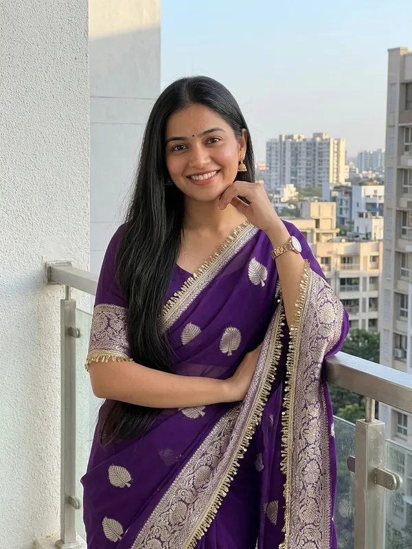 Pure_Viscose_Georgette_Saree_with_Leaf_Jacquard_Design,_Sequin_Lace_Border_&_Running_Blouse_with_Lace