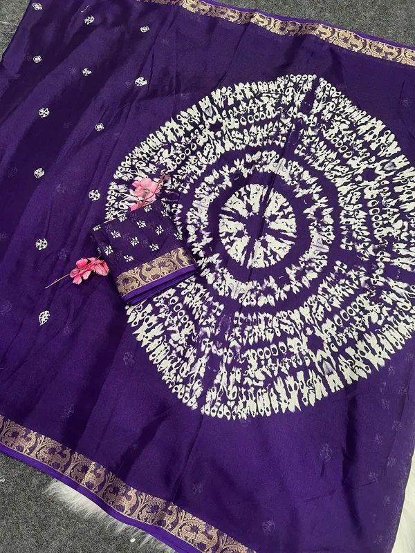 Floral_Print,_Printed,_Temple_Border_Bandhani_Viscose_Rayon_Saree_(Purple)