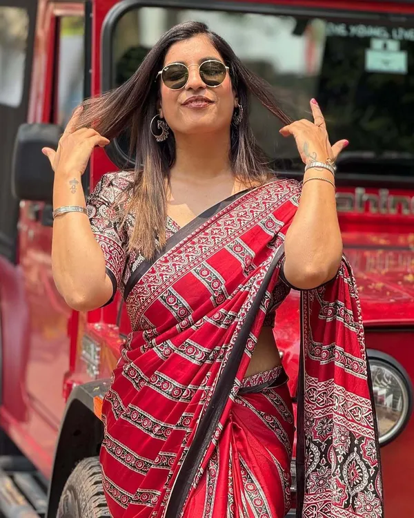 Printed,_Striped_Kanjivaram_Crepe_Saree_(Red)
