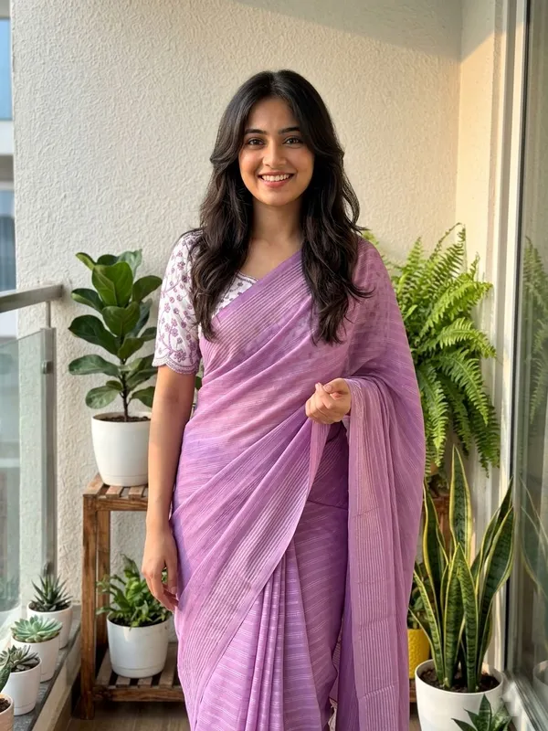 Embellished,_Solid/Plain,_Striped_Daily_Wear_Chiffon_Saree_(Purple)