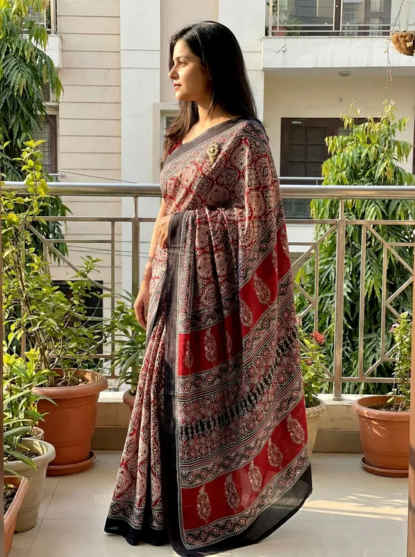 Geometric_Print,_Printed,_Blocked_Printed_Assam_Silk_Crepe_Saree_(Red)