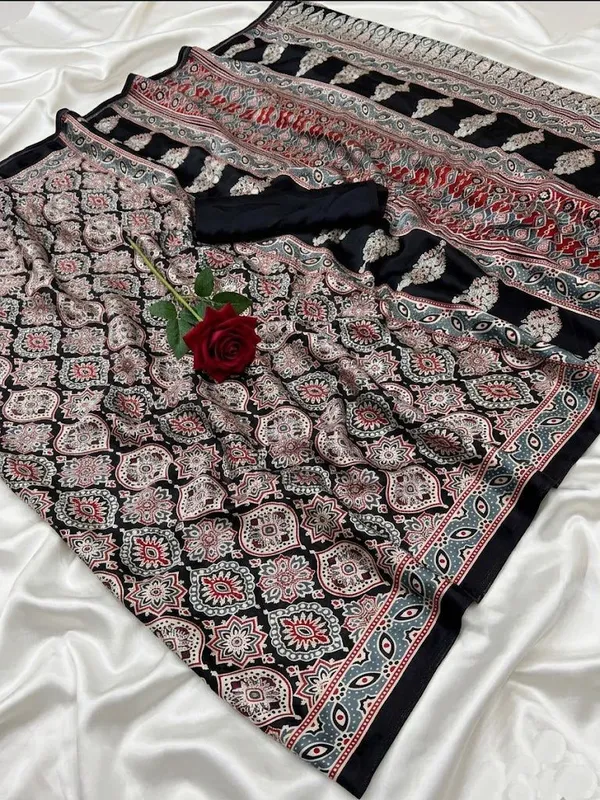 Geometric_Print_Daily_Wear_Crepe_Saree_(Black)