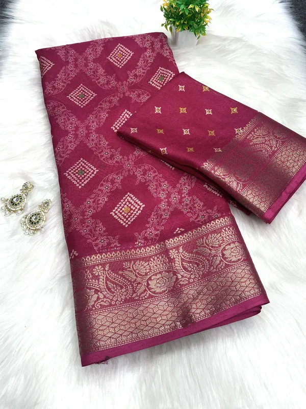 Printed,_Woven,_Blocked_Printed_Bandhani_Silk_Blend_Saree_(Pink)