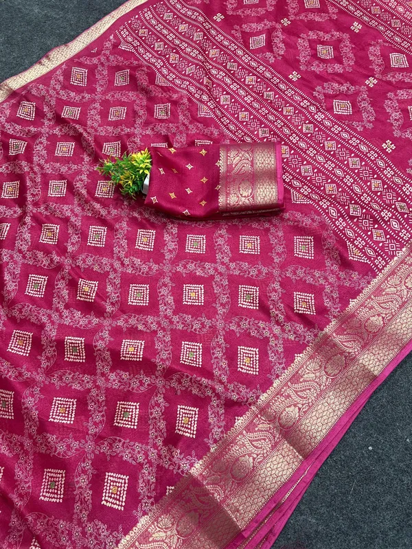 Printed,_Woven,_Blocked_Printed_Bandhani_Silk_Blend_Saree_(Pink)