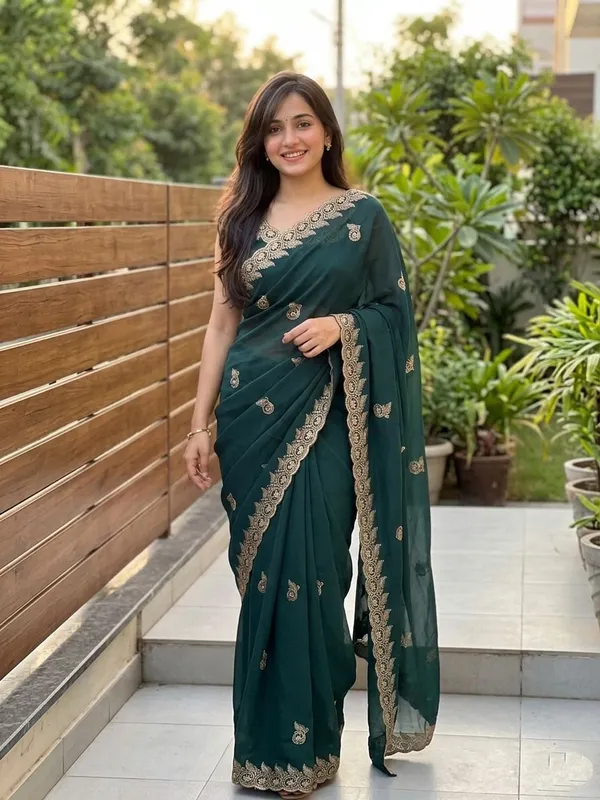 Embellished,_Embroidered,_Striped,_Woven_Bollywood_Chiffon_Saree_(Green)