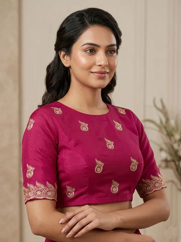 Embellished,_Embroidered,_Striped,_Woven_Bollywood_Chiffon_Saree_(Pink)