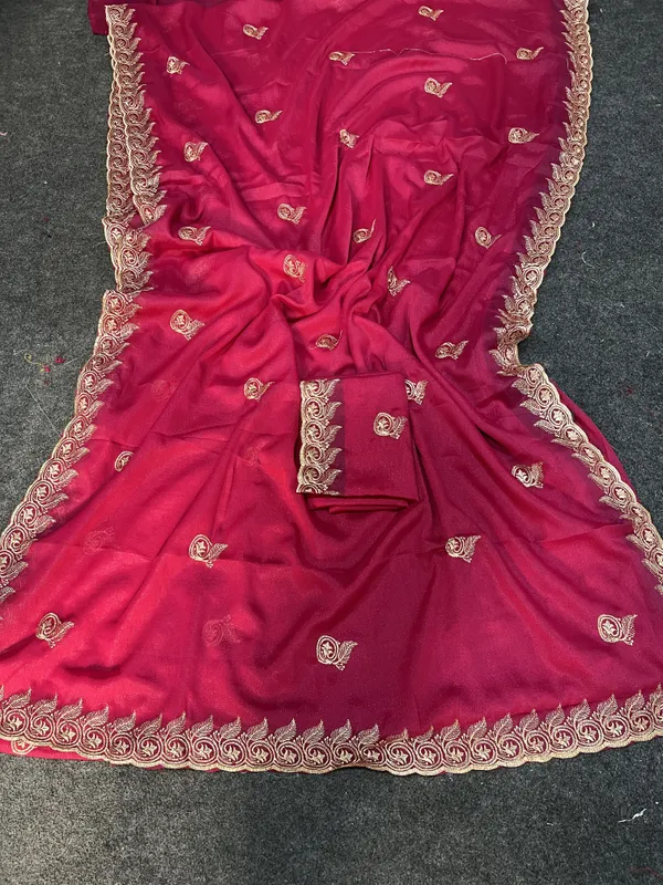 Embellished,_Embroidered,_Striped,_Woven_Bollywood_Chiffon_Saree_(Pink)