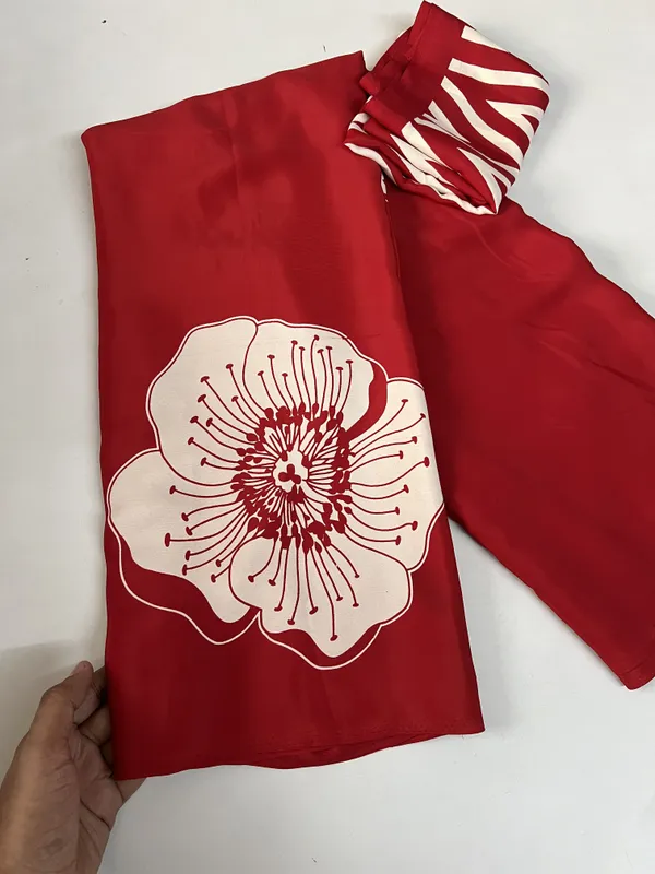Floral_Print,_Printed_Daily_Wear_Crepe_Saree_(Red)