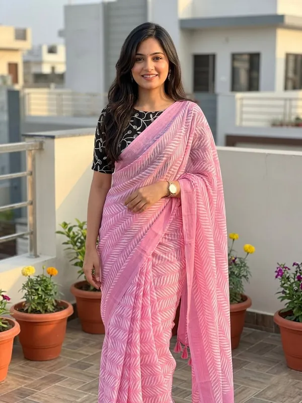 Geometric_Print_Daily_Wear_Chiffon_Saree_(Pink)