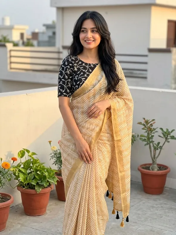 Geometric_Print_Daily_Wear_Chiffon_Saree_(Yellow)