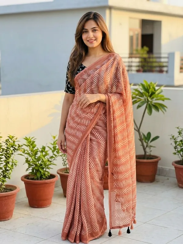 Geometric_Print_Daily_Wear_Chiffon_Saree_(Red)