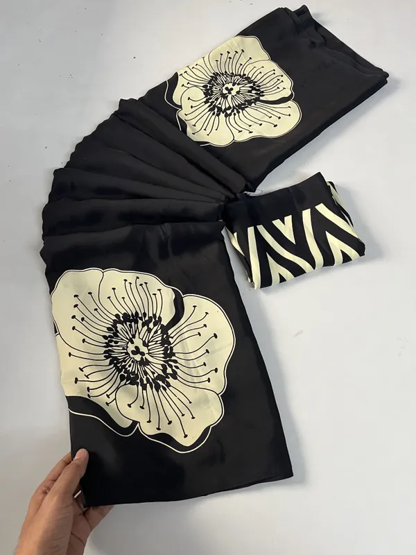 Floral_Print,_Printed_Assam_Silk_Crepe_Saree_(Black)