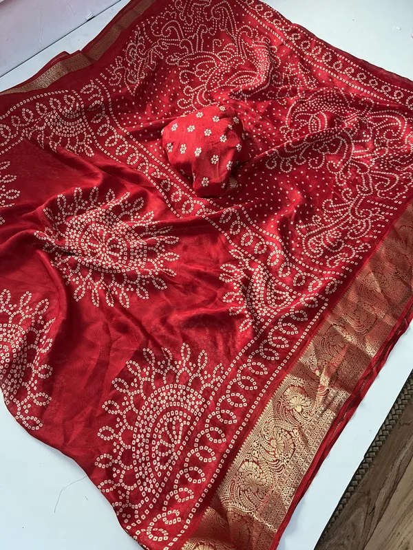 Woven_Bandhani_Art_Silk,_Silk_Blend_Saree_(Red)