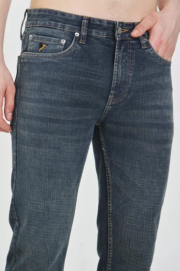 Urban_Classic_Straight_Jeans