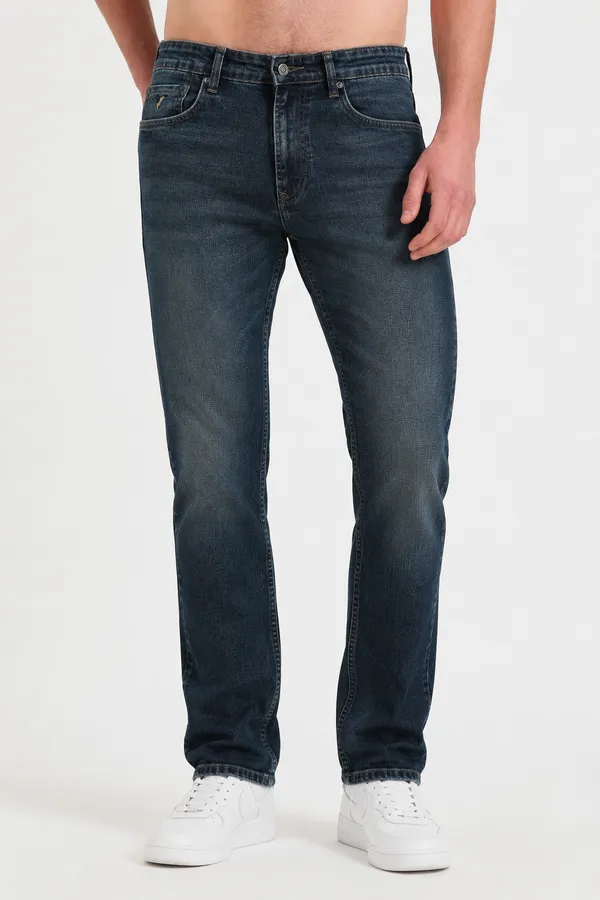 Classic_Vintage_Wash_Straight_Jeans