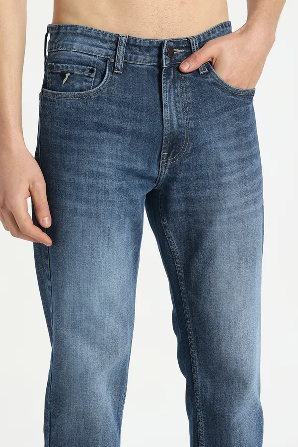 Vintage_Mid_Blue_Straight_Jeans