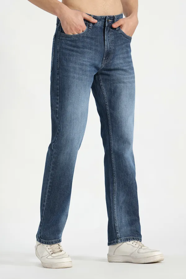 Vintage_Mid_Blue_Straight_Jeans