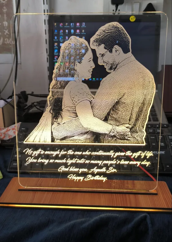 Acrylic_Laser_Engraved_Couple_Photo_LED_Night_Lamp