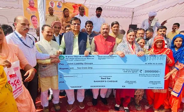 Oversized_Novelty_Presentation_Cheque_For_Award_Ceremonies