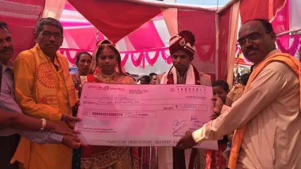Oversized_Novelty_Presentation_Cheque_For_Award_Ceremonies