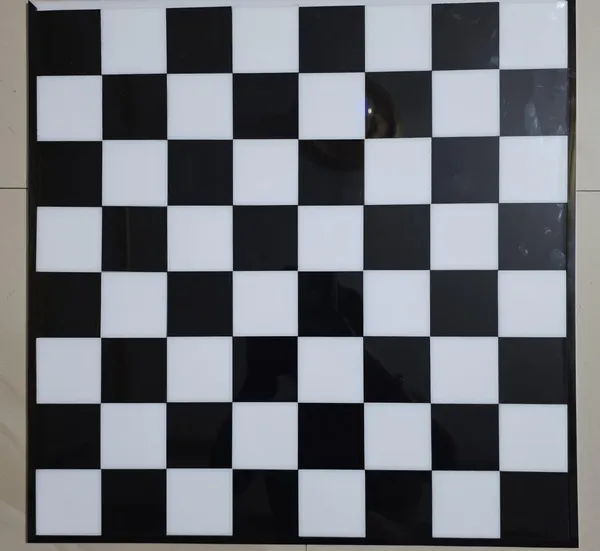 Black_White_Acrylic_Chess_Board_With_Chess_Pieces