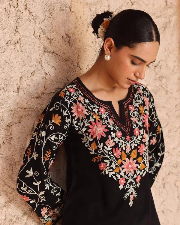 Roman_Silk_Suit_Set_Embroidered_With_Farshi_Salwar_Black