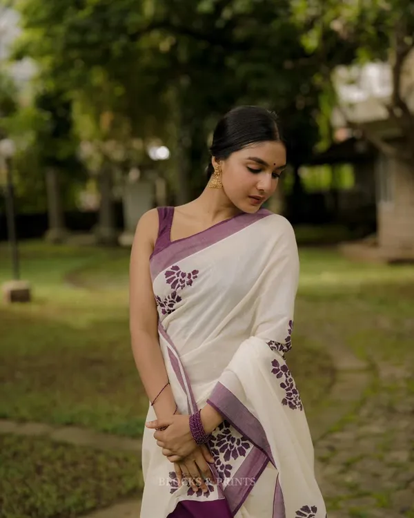 Traditional_Floral_Block_Print_Saree_With_Designer_Border