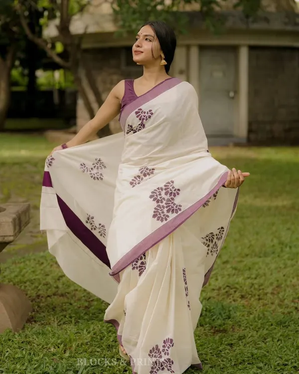 Traditional_Floral_Block_Print_Saree_With_Designer_Border