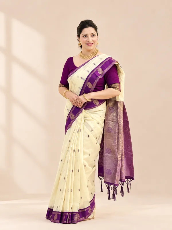 Kleoraa_Lichi_Silk_Jacquard_Saree_with_Rich_Pallu_&_Designer_Border