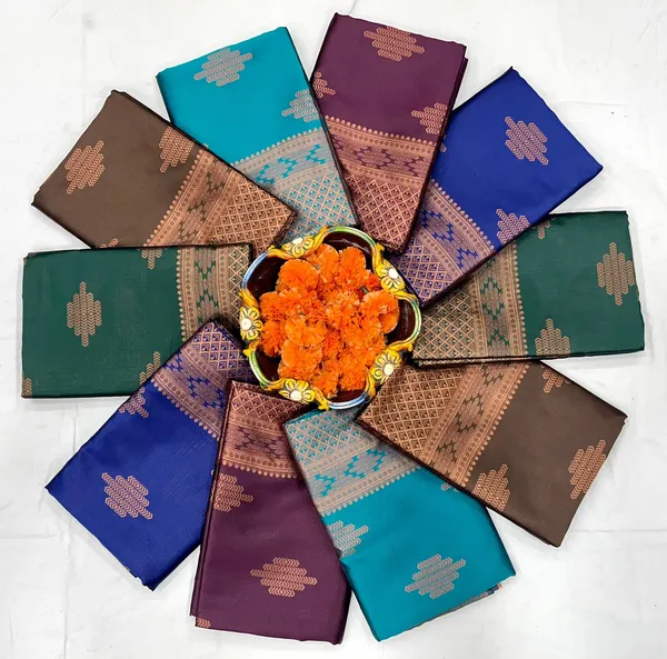 Graceful_Lichi_Silk_Saree_with_Elegant_Jacquard_Work,_Rich_Pallu_&_Designer_Border_Blouse
