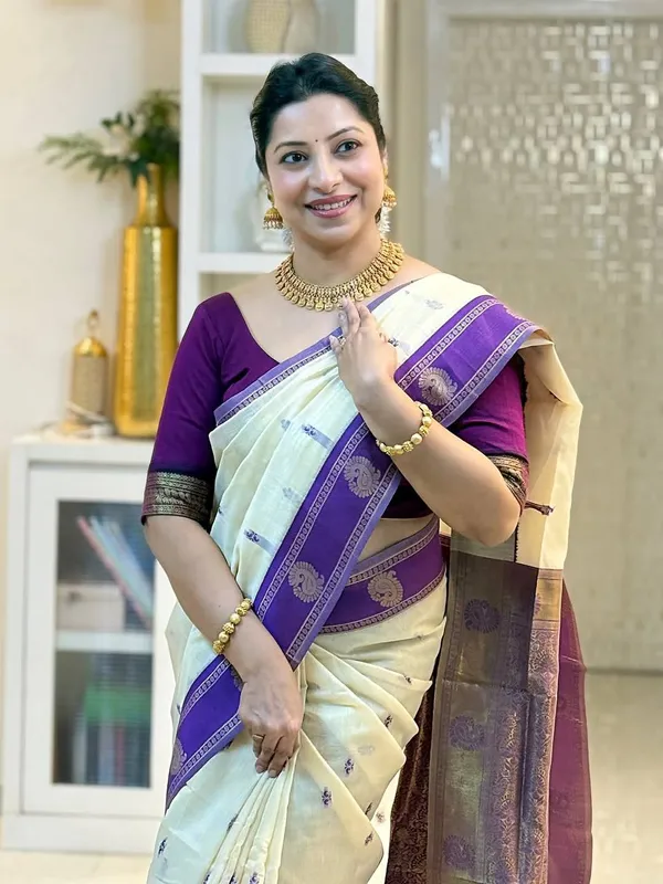Kleoraa_Lichi_Silk_Jacquard_Saree_with_Rich_Pallu_&_Designer_Border