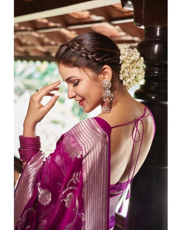 Soft_Lichi_Silk_Saree_with_Rich_Jacquard_Work_&_Designer_Pallu_with_Running_Blouse