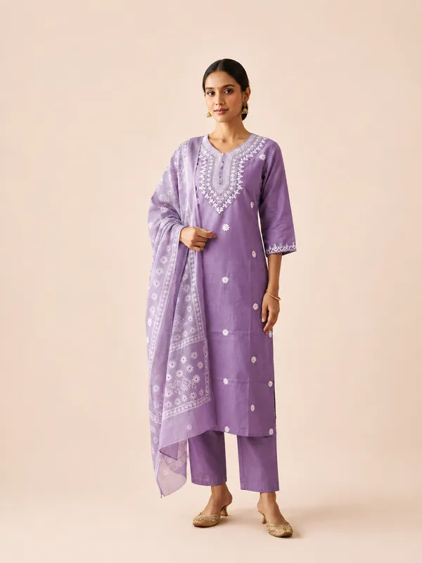 Lavender_Embroidered_Rayon_Slub_Kurta_Set_with_Chanderi_Silk_Dupatta_for_Women